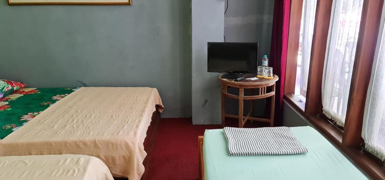 Homestay Triniti Лембанг Экстерьер фото