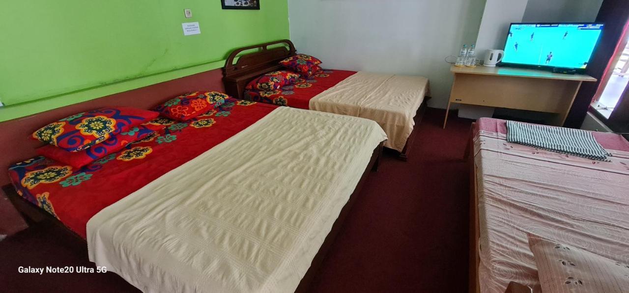Homestay Triniti Лембанг Экстерьер фото