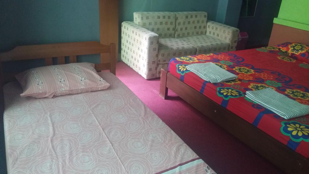 Homestay Triniti Лембанг Экстерьер фото