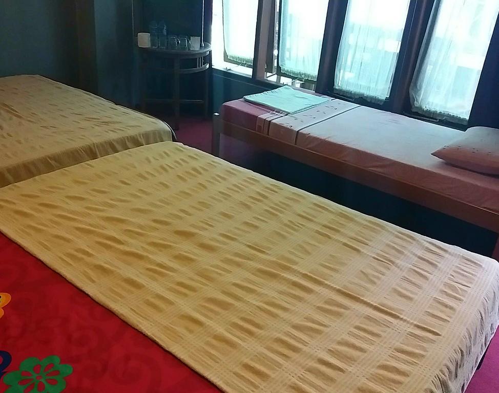 Homestay Triniti Лембанг Экстерьер фото