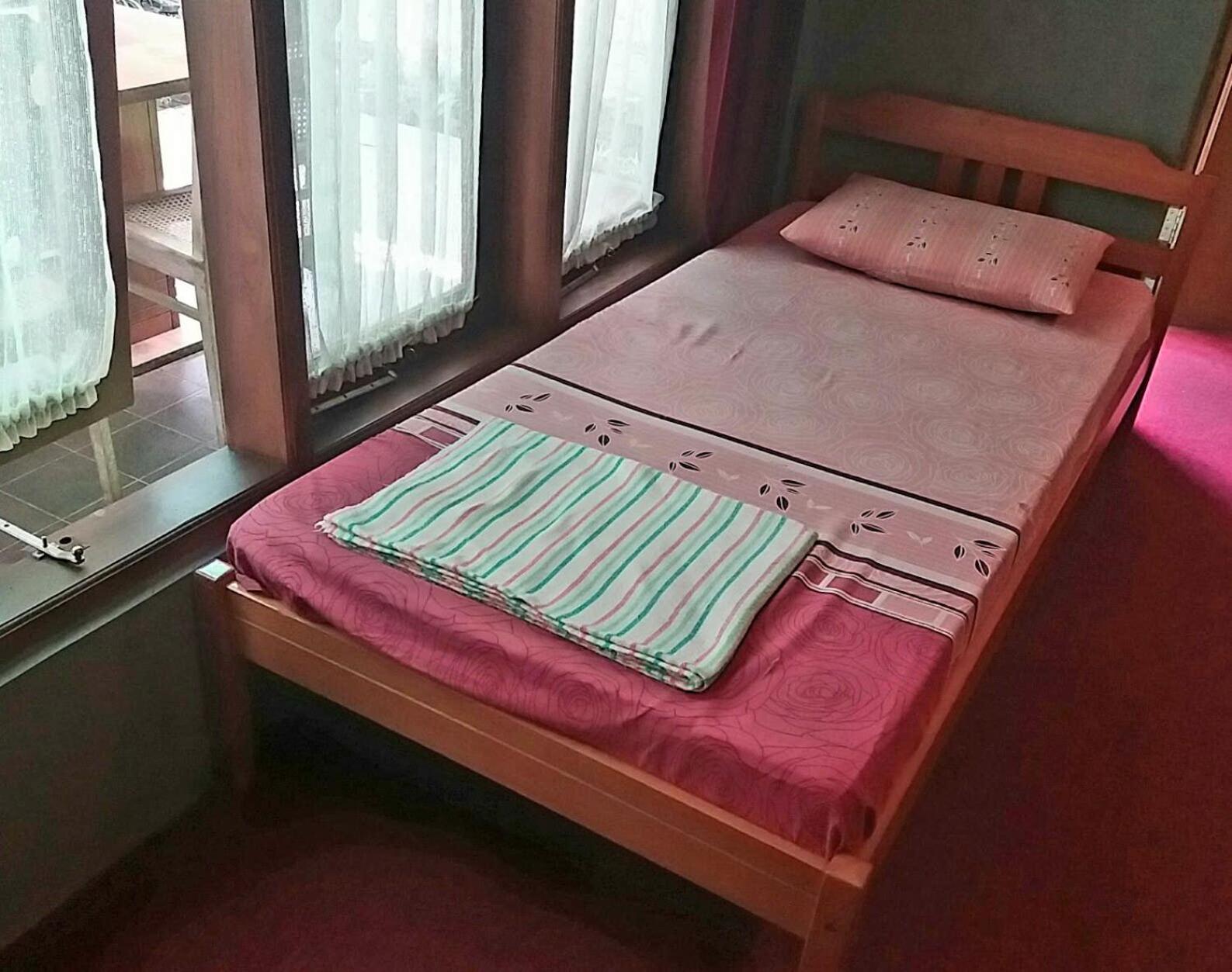 Homestay Triniti Лембанг Экстерьер фото