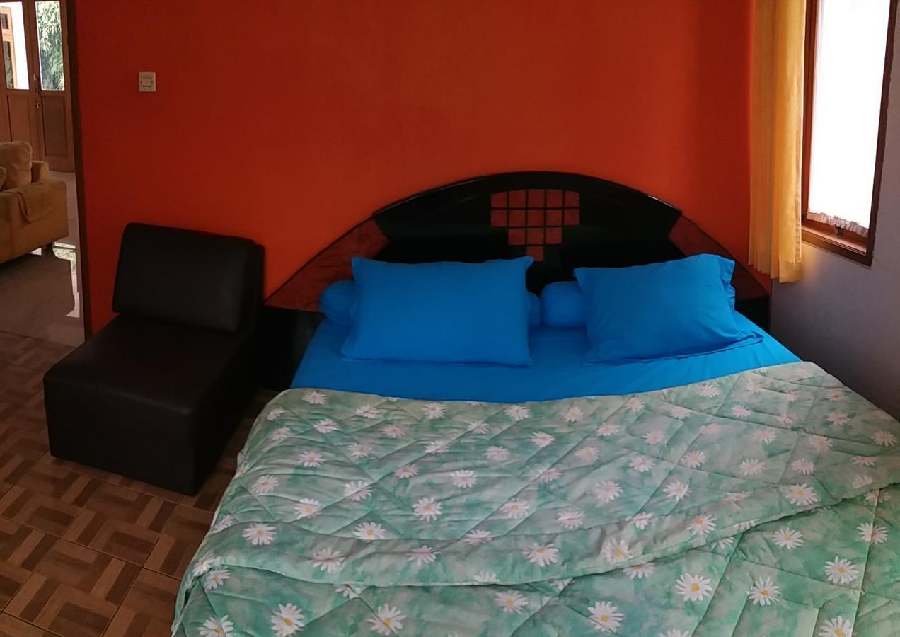 Homestay Triniti Лембанг Экстерьер фото