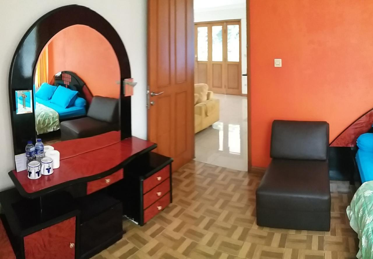 Homestay Triniti Лембанг Экстерьер фото