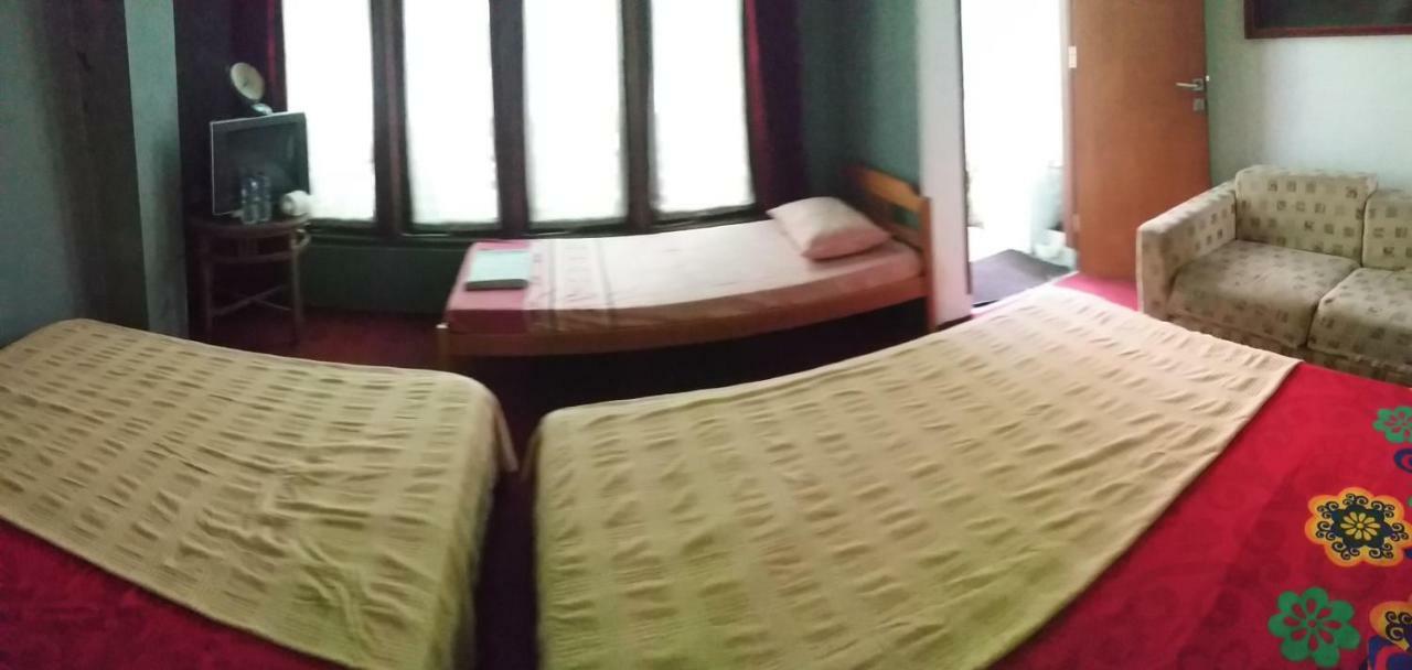 Homestay Triniti Лембанг Экстерьер фото